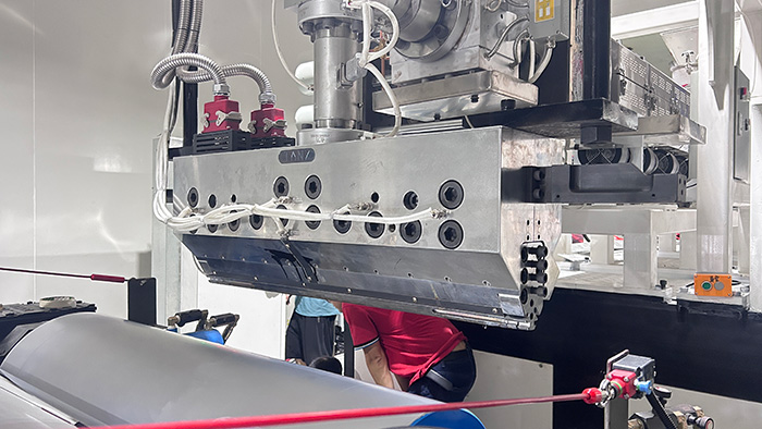 extrusion die